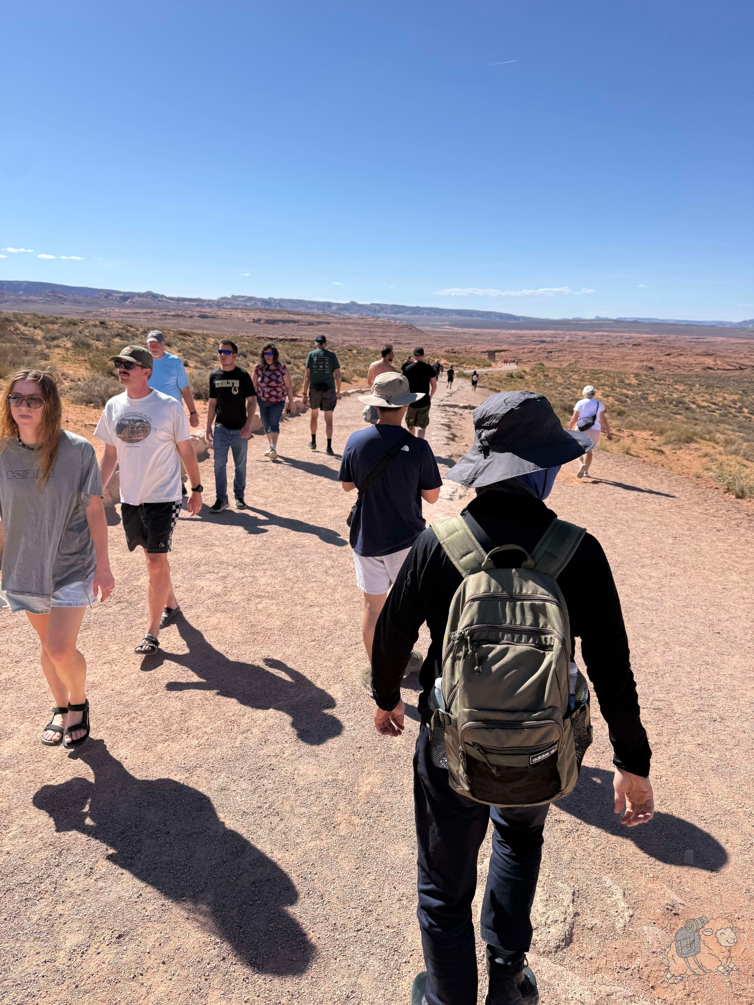 Horseshoe Bend 馬蹄灣:停車場到馬蹄灣觀景台來回這段路程,真的很熱,大家要記得帶水和防曬!