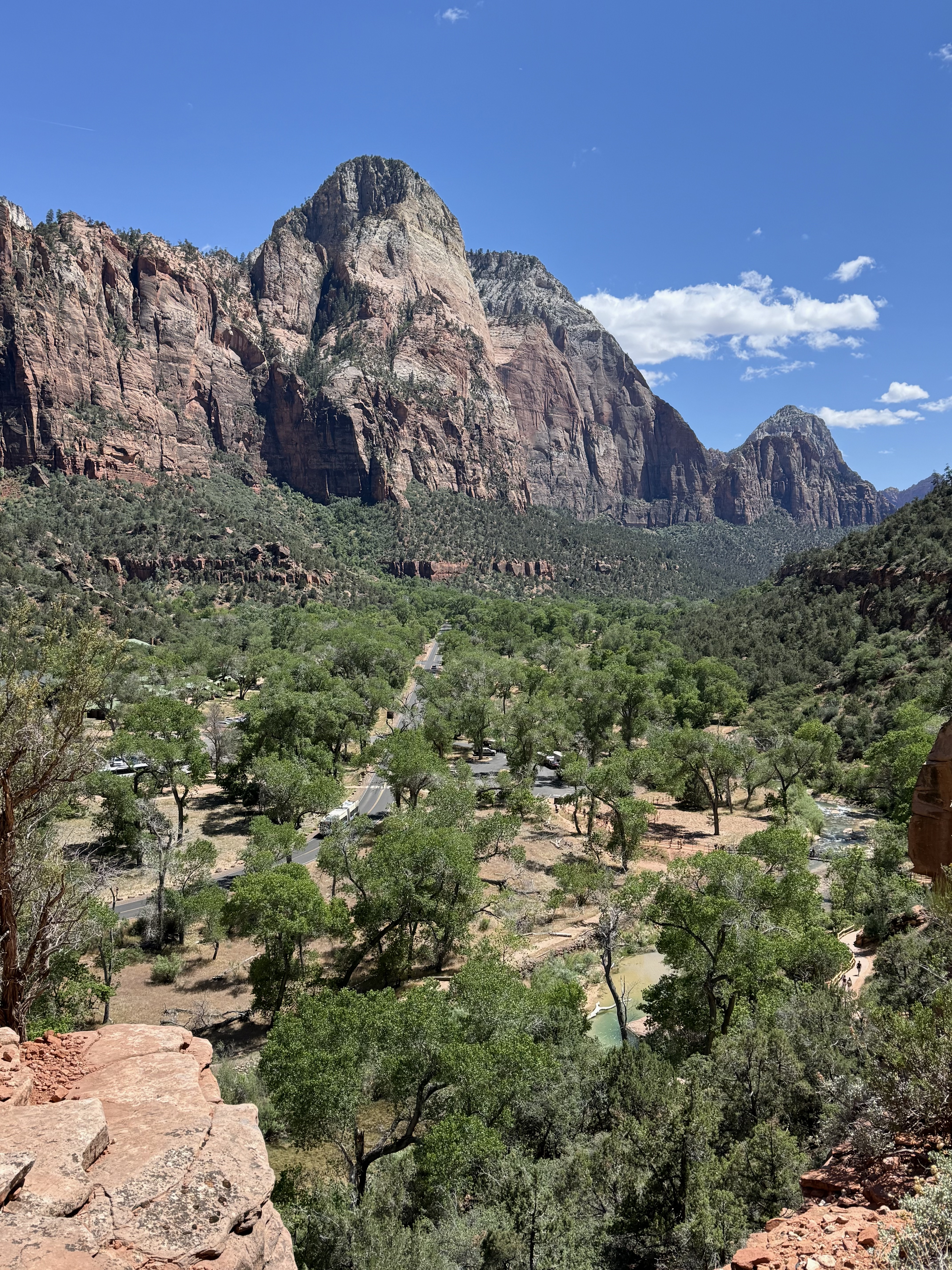 返程途中俯瞰山腳下的風景。